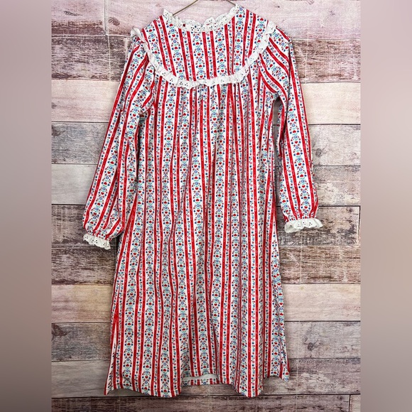 Lanz of Salzburg Tyrolean Nightgown size L‎ 10 12 - Picture 1 of 6